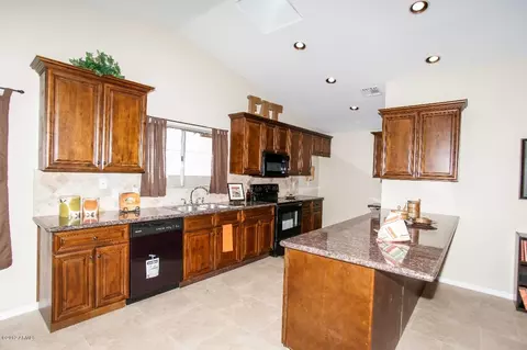 6355 E Grandview St, Mesa, AZ 85205 photo 2
