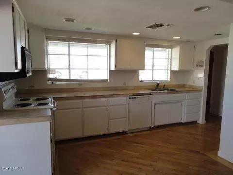 2001 E Weldon Ave, Phoenix, AZ 85016 photo 5