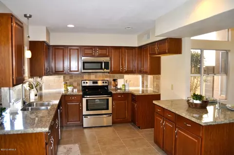 3240 E Tanglewood Dr, Phoenix, AZ 85048 photo 10