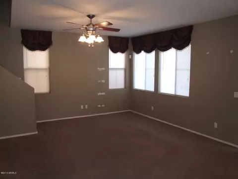 834 S Colonial Dr, Gilbert, AZ 85296 photo 3