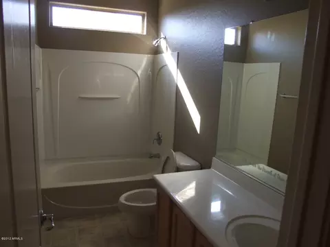 834 S Colonial Dr, Gilbert, AZ 85296 photo 6