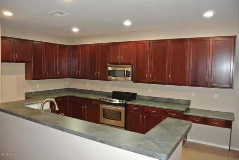 1427 E Ian Dr, Phoenix, AZ 85042 photo 1