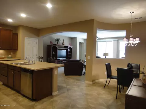 2827 E Isaiah Ave, Gilbert, AZ 85298 photo 12