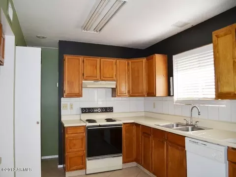 630 E Jensen St #126, Mesa, AZ 85203 photo 4