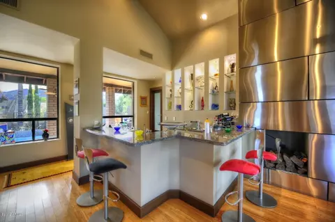 2211 E Cinnabar Ave, Phoenix, AZ 85028 photo 3