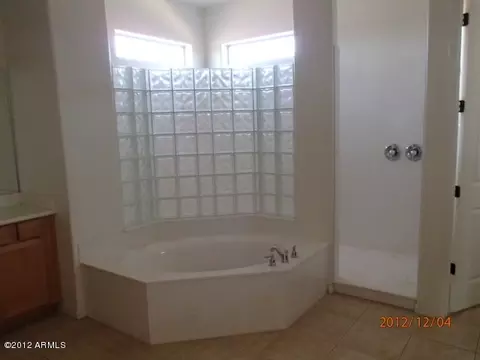 924 E Julian Dr, Gilbert, AZ 85295 photo 6