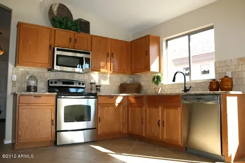9933 E Dolphin Cir, Mesa, AZ 85208 photo 4