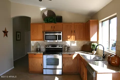 9933 E Dolphin Cir, Mesa, AZ 85208 photo 3