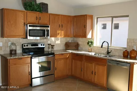 9933 E Dolphin Cir, Mesa, AZ 85208 photo 5