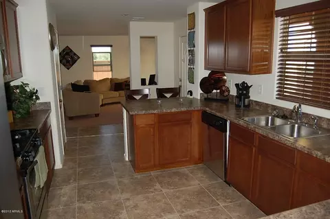 2252 S Buckaroo Trl, Gilbert, AZ 85295 photo 9