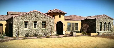 881 E Clifton Ave, Gilbert, AZ 85295 photo 2
