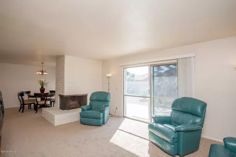 937 E Manhatton Dr, Tempe, AZ 85282 photo 2