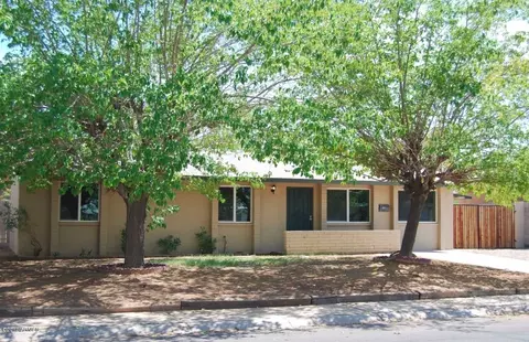 2209 E Claire Dr, Phoenix, AZ 85022 photo 2
