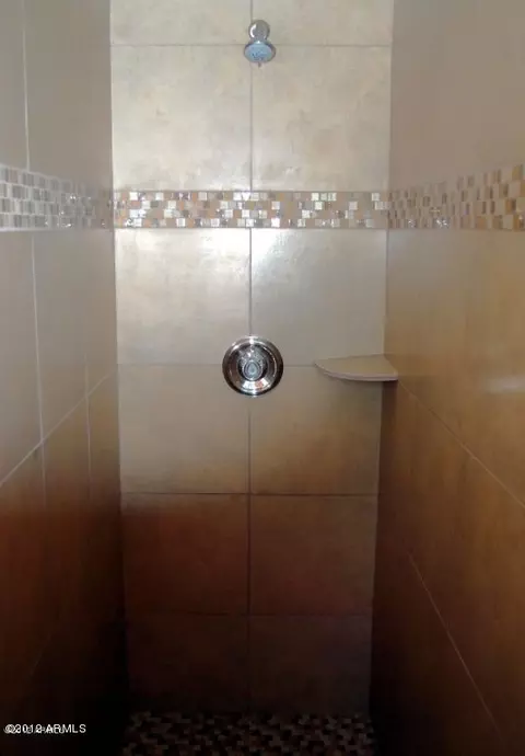 2209 E Claire Dr, Phoenix, AZ 85022 photo 1