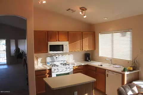 1658 S Oak St, Gilbert, AZ 85233 photo 3
