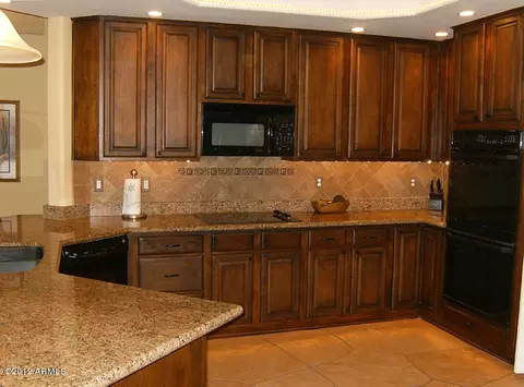 2030 E Glenn Dr, Phoenix, AZ 85020 photo 3