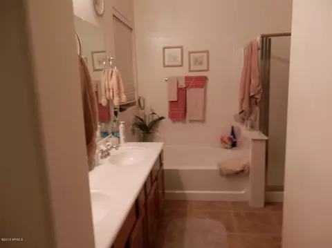 1421 E Azalea Dr, Gilbert, AZ 85296 photo 3