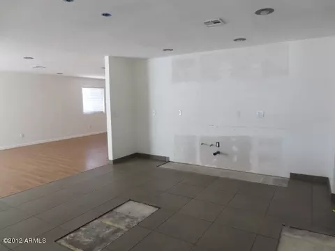 2212 E Coghlan Pl, Phoenix, AZ 85028 photo 4