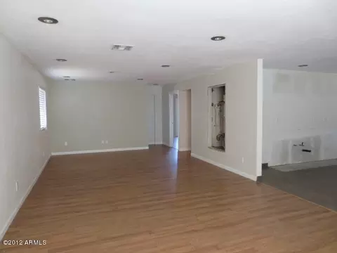 2212 E Coghlan Pl, Phoenix, AZ 85028 photo 3