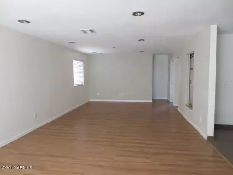 2212 E Coghlan Pl, Phoenix, AZ 85028 photo 2