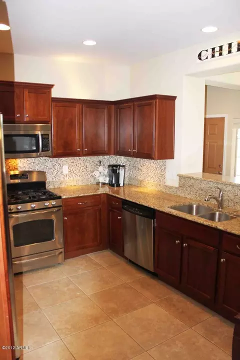 3930 E Cat Balue Dr, Phoenix, AZ 85050 photo 6