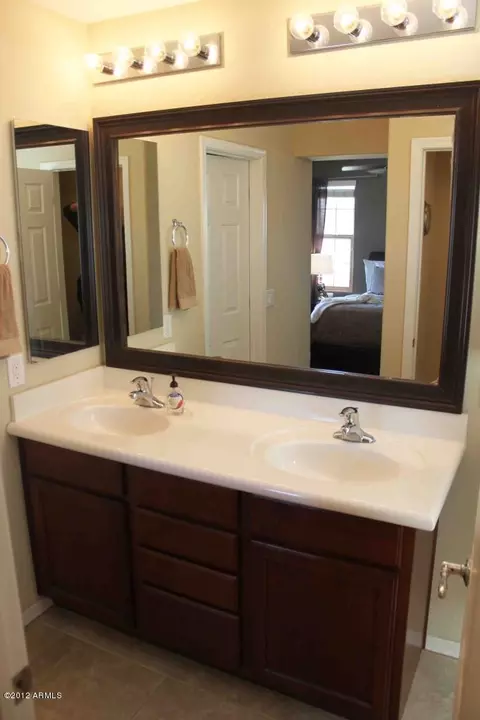 3930 E Cat Balue Dr, Phoenix, AZ 85050 photo 12