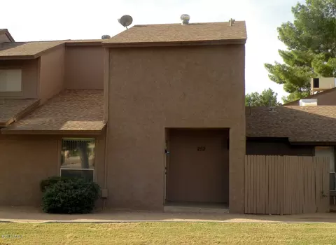 252 E Betty Elyse Ln, Phoenix, AZ 85022 photo 1
