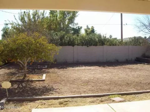 833 W Earll Dr, Phoenix, AZ 85013 photo 1
