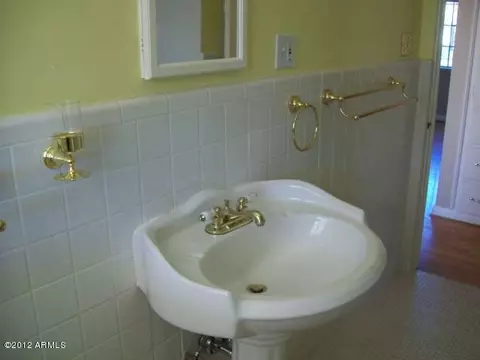 833 W Earll Dr, Phoenix, AZ 85013 photo 2