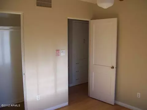 833 W Earll Dr, Phoenix, AZ 85013 photo 4