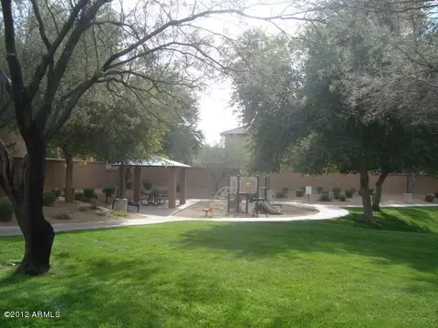 20802 N 38th Pl, Phoenix, AZ 85050 photo 5
