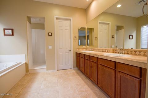 3987 E Herrera Dr, Phoenix, AZ 85050 photo 4