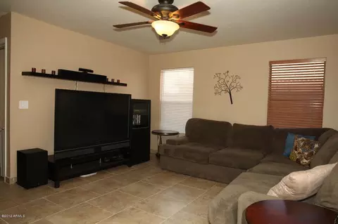 137 S Ocean Dr, Gilbert, AZ 85233 photo 4