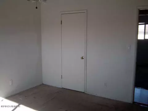 3715 W Echo Ln, Phoenix, AZ 85051 photo 9