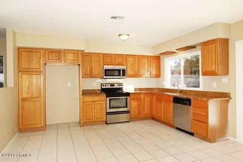 2733 E Windrose Dr, Phoenix, AZ 85032 photo 3