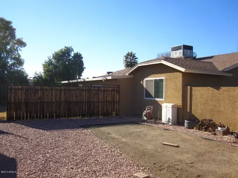 211 E Desert Ln, Gilbert, AZ 85234 photo 33