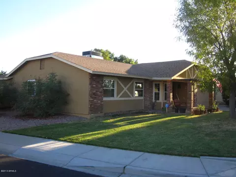 211 E Desert Ln, Gilbert, AZ 85234 photo 2
