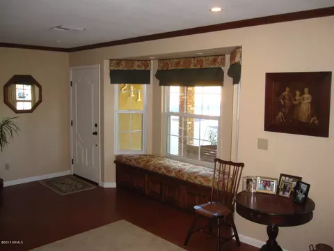 211 E Desert Ln, Gilbert, AZ 85234 photo 4