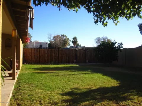211 E Desert Ln, Gilbert, AZ 85234 photo 27