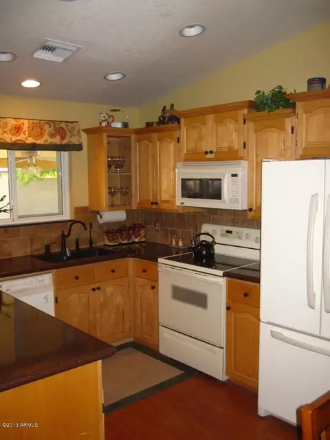 211 E Desert Ln, Gilbert, AZ 85234 photo 14