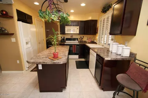 2033 E Catclaw St, Gilbert, AZ 85296 photo 9