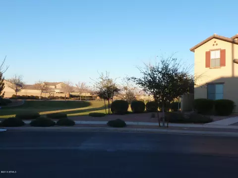 2033 S Colt Dr, Gilbert, AZ 85295 photo 4