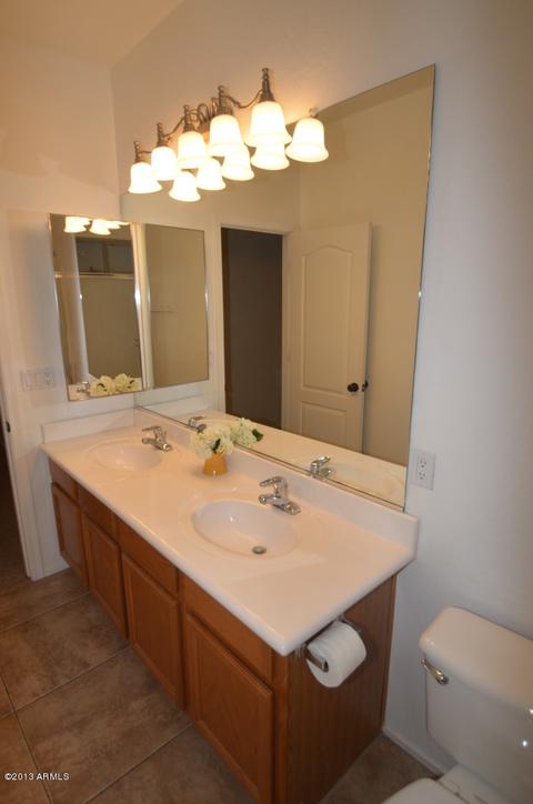 239 W Desert Ave, Gilbert, AZ 85233 photo 23