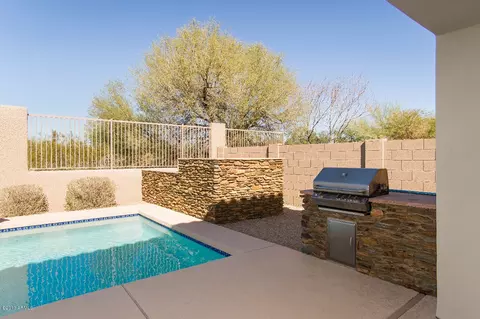 3928 E Crest Ln, Phoenix, AZ 85050 photo 13