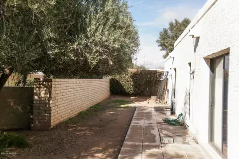 701 E Michelle Dr, Phoenix, AZ 85022 photo 19