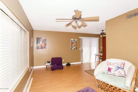 701 E Michelle Dr, Phoenix, AZ 85022 photo 4