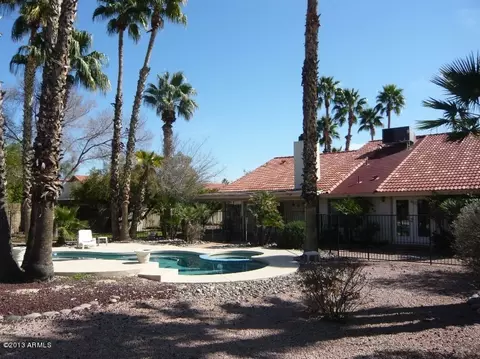542 E Hackamore St, Mesa, AZ 85203 photo 2