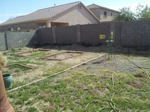 607 W Ian Dr, Phoenix, AZ 85041 photo 1