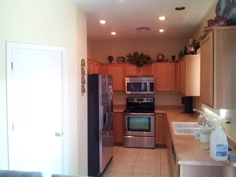 607 W Ian Dr, Phoenix, AZ 85041 photo 3