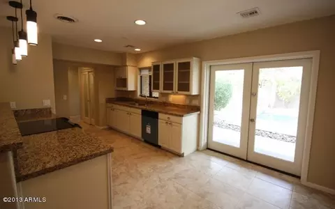 214 E Medlock Dr, Phoenix, AZ 85012 photo 9